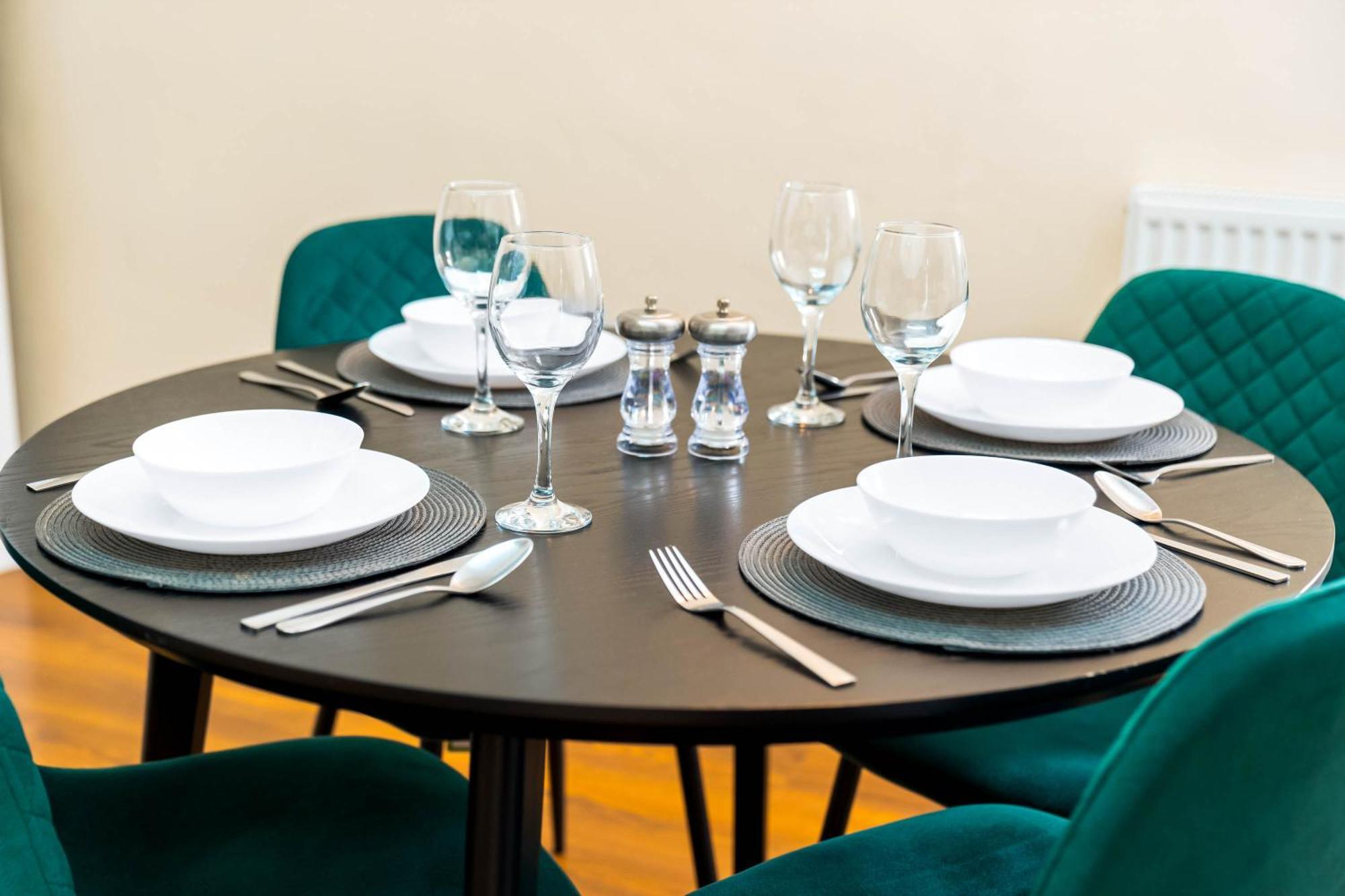 Вилла 3 Bed House For Contractors & Families And Free Parking Бирмингем Экстерьер фото
