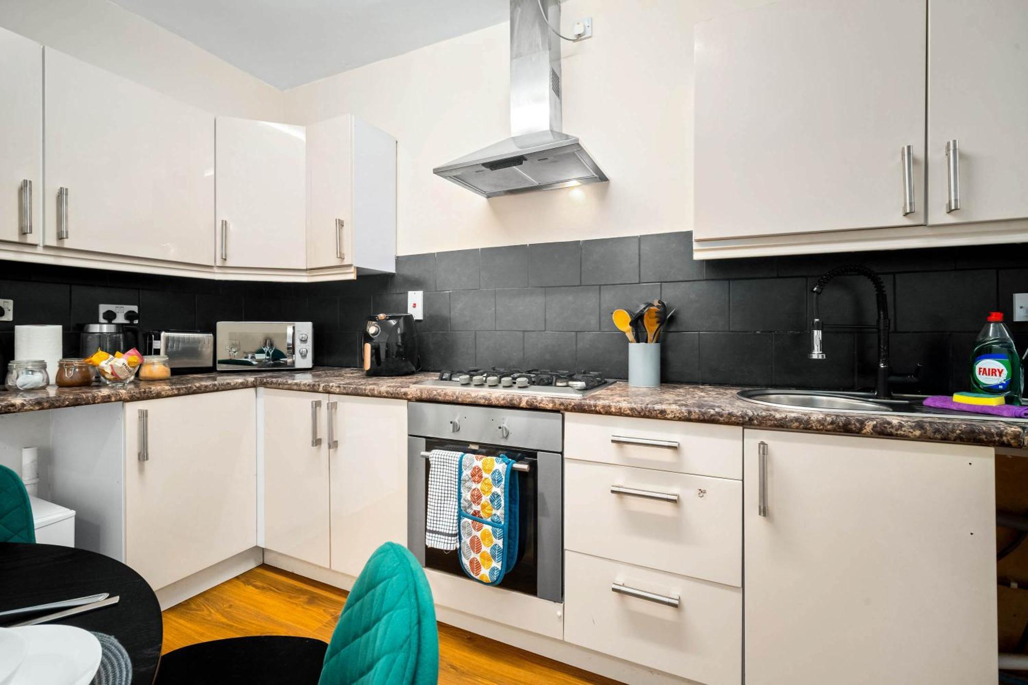 Вилла 3 Bed House For Contractors & Families And Free Parking Бирмингем Экстерьер фото