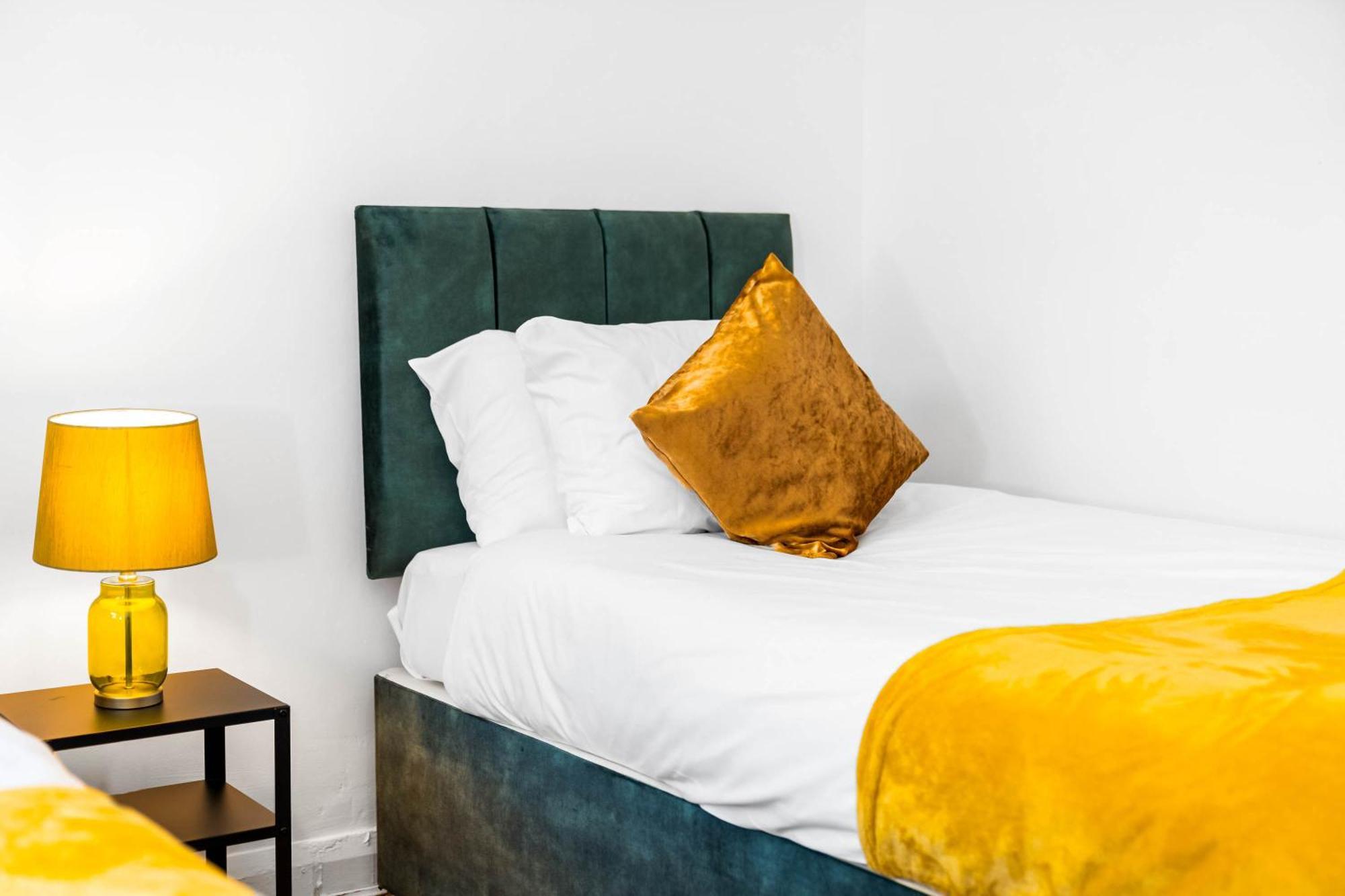 Вилла 3 Bed House For Contractors & Families And Free Parking Бирмингем Экстерьер фото