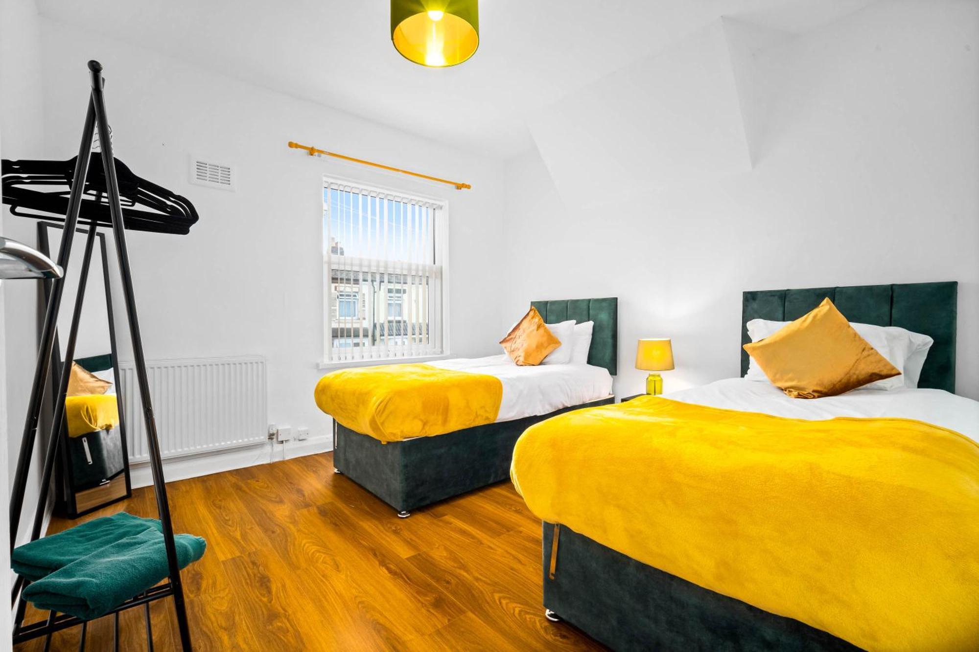 Вилла 3 Bed House For Contractors & Families And Free Parking Бирмингем Экстерьер фото